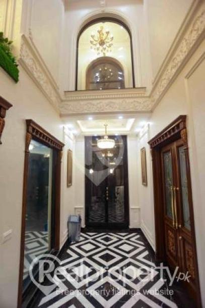 1 Kanal Ultra Luxury Spanish House for Sale-8